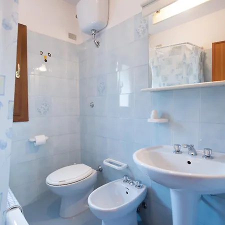 Otel La 2*